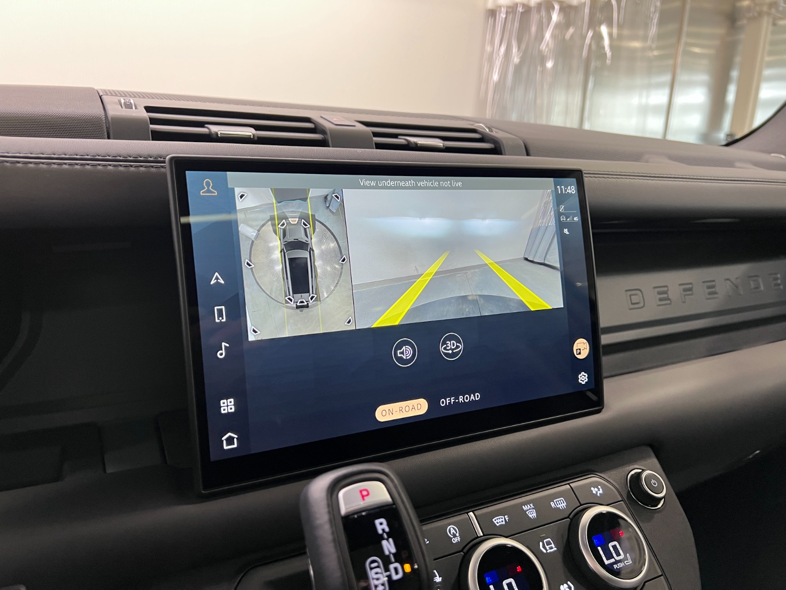 2025 Land Rover Defender 130 P400 X-Dynamic SE — photo 19