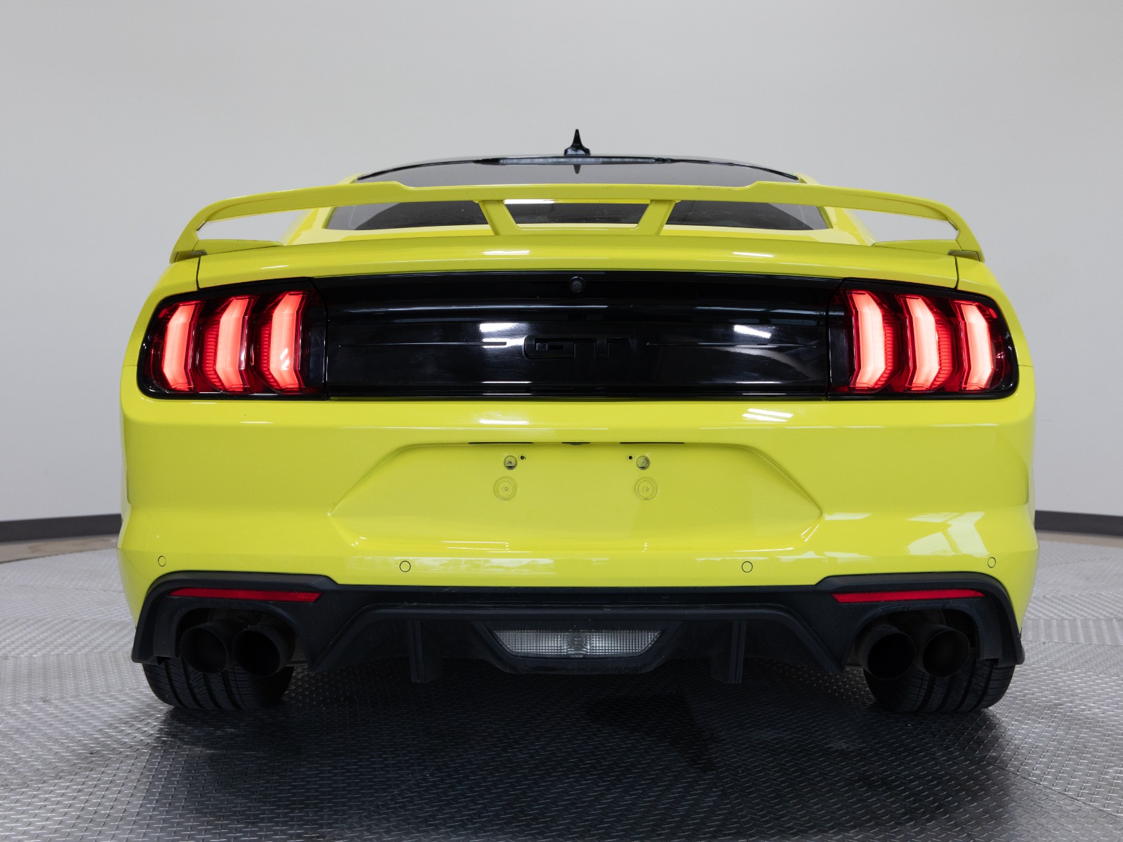 2021 Ford Mustang GT Fastback — photo 4
