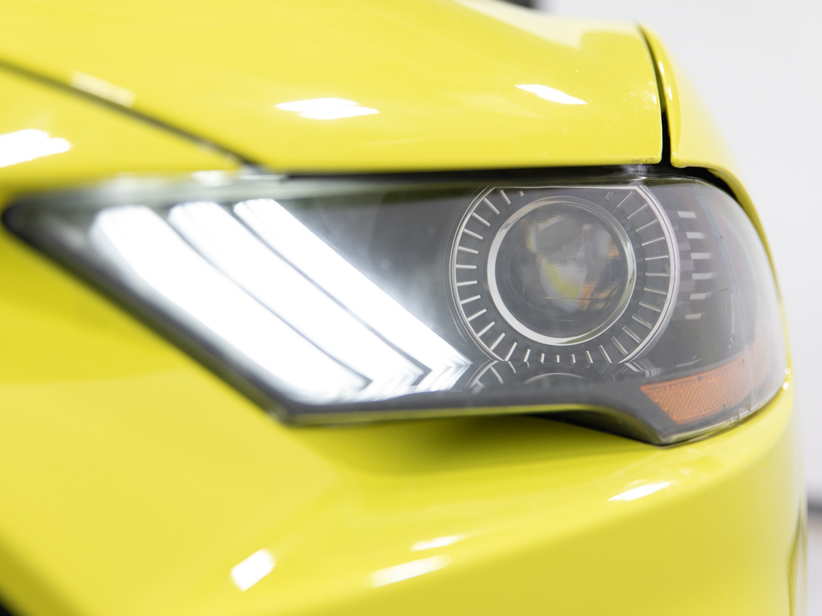 2021 Ford Mustang GT Fastback — photo 10