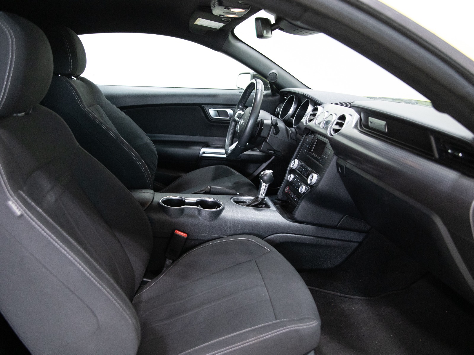 2021 Ford Mustang GT Fastback — photo 32
