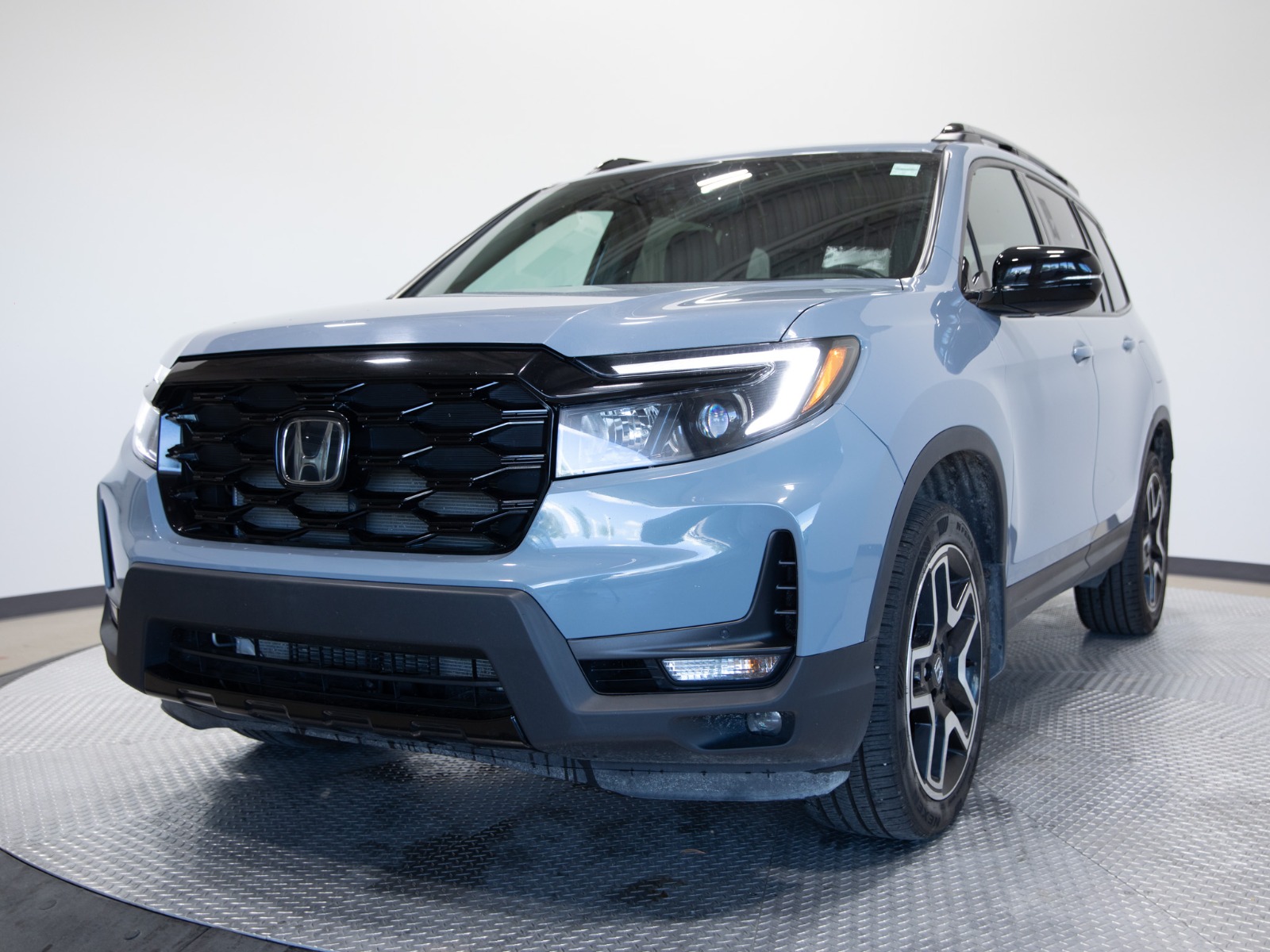 2022 Honda Passport Touring AWD — photo 1