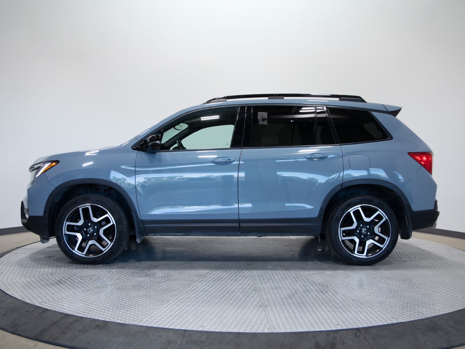 2022 Honda Passport Touring AWD — photo 2