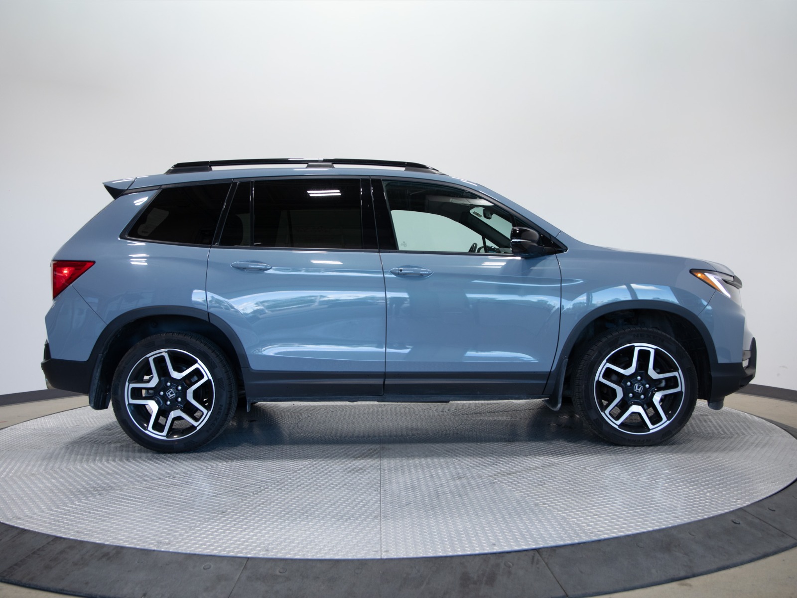 2022 Honda Passport Touring AWD — photo 6