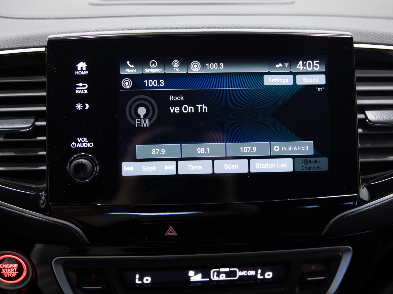 2022 Honda Passport Touring AWD — photo 28