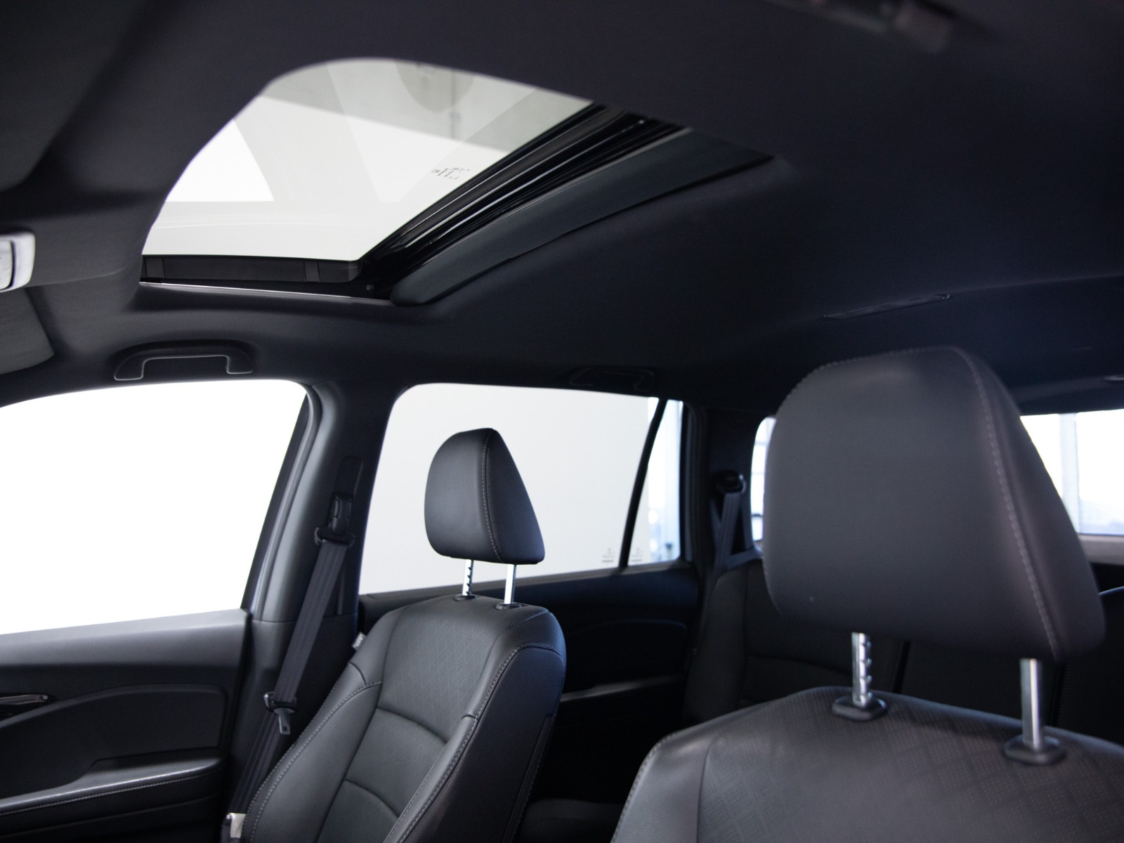 2022 Honda Passport Touring AWD — photo 33