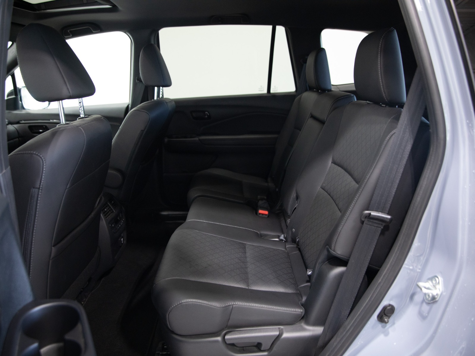 2022 Honda Passport Touring AWD — photo 34