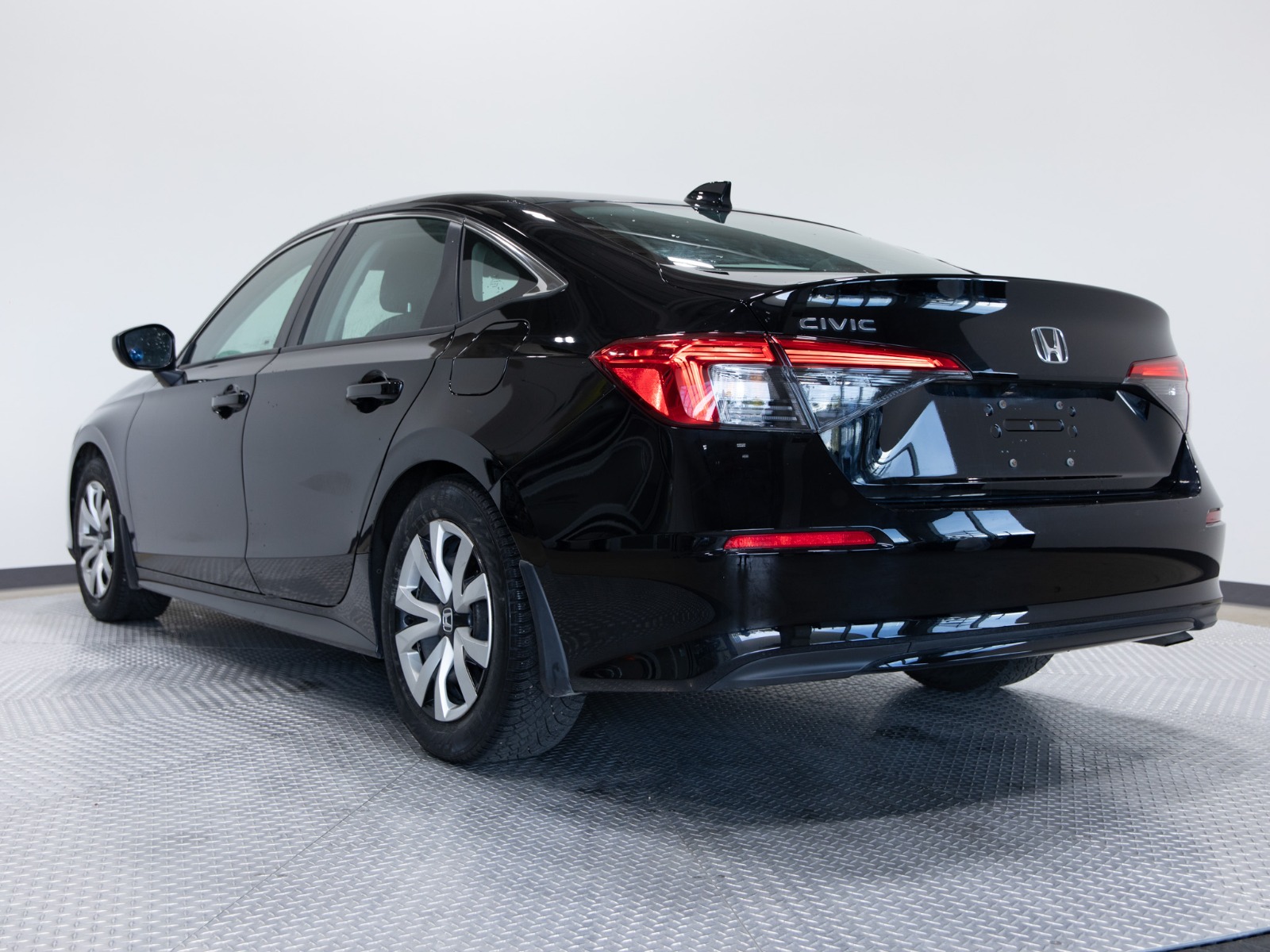 2024 Honda Civic Sedan LX-B CVT — photo 3