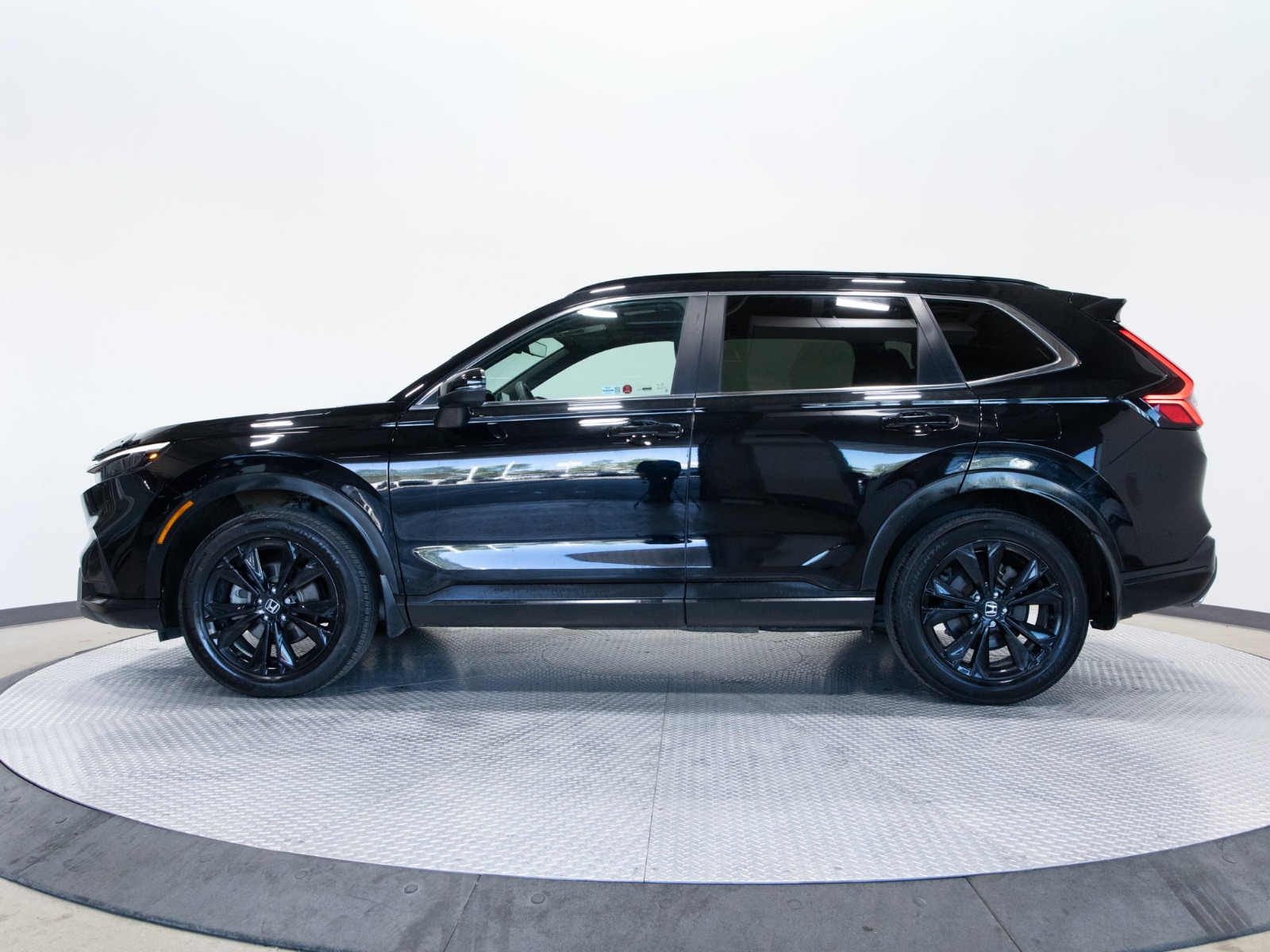 2023 Honda CR-V Hybrid Touring AWD — photo 2