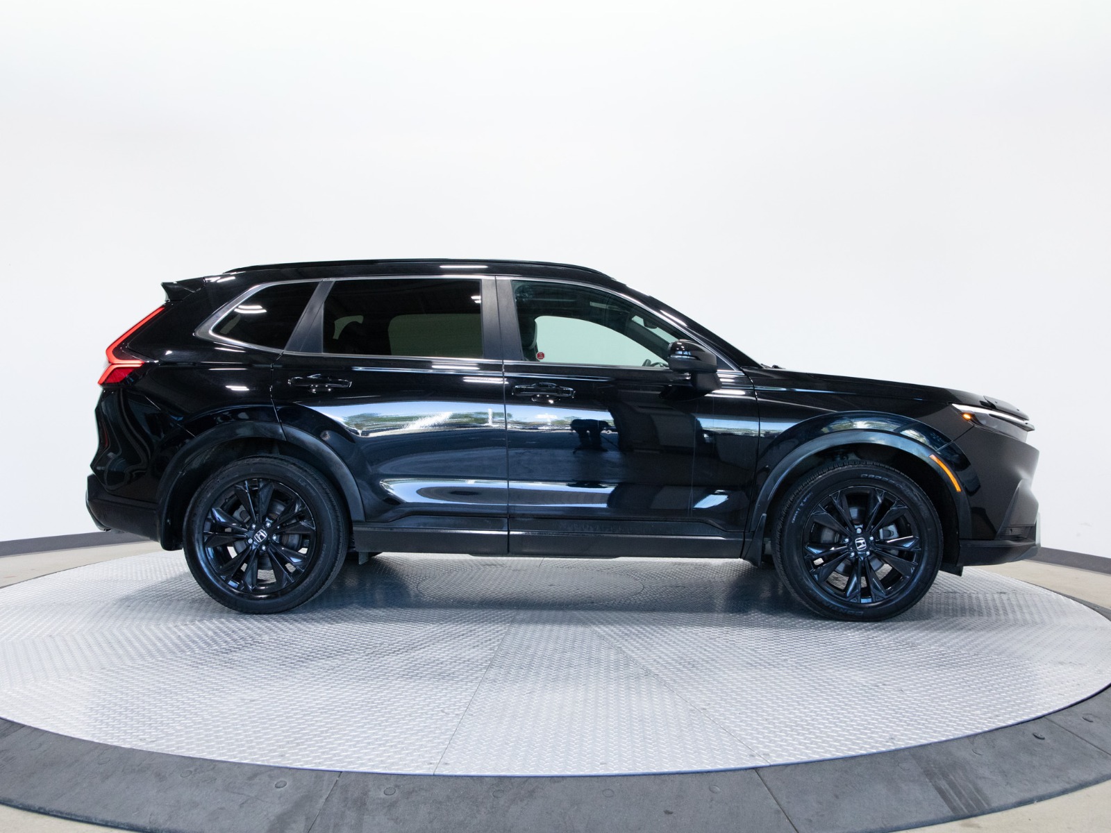 2023 Honda CR-V Hybrid Touring AWD — photo 6