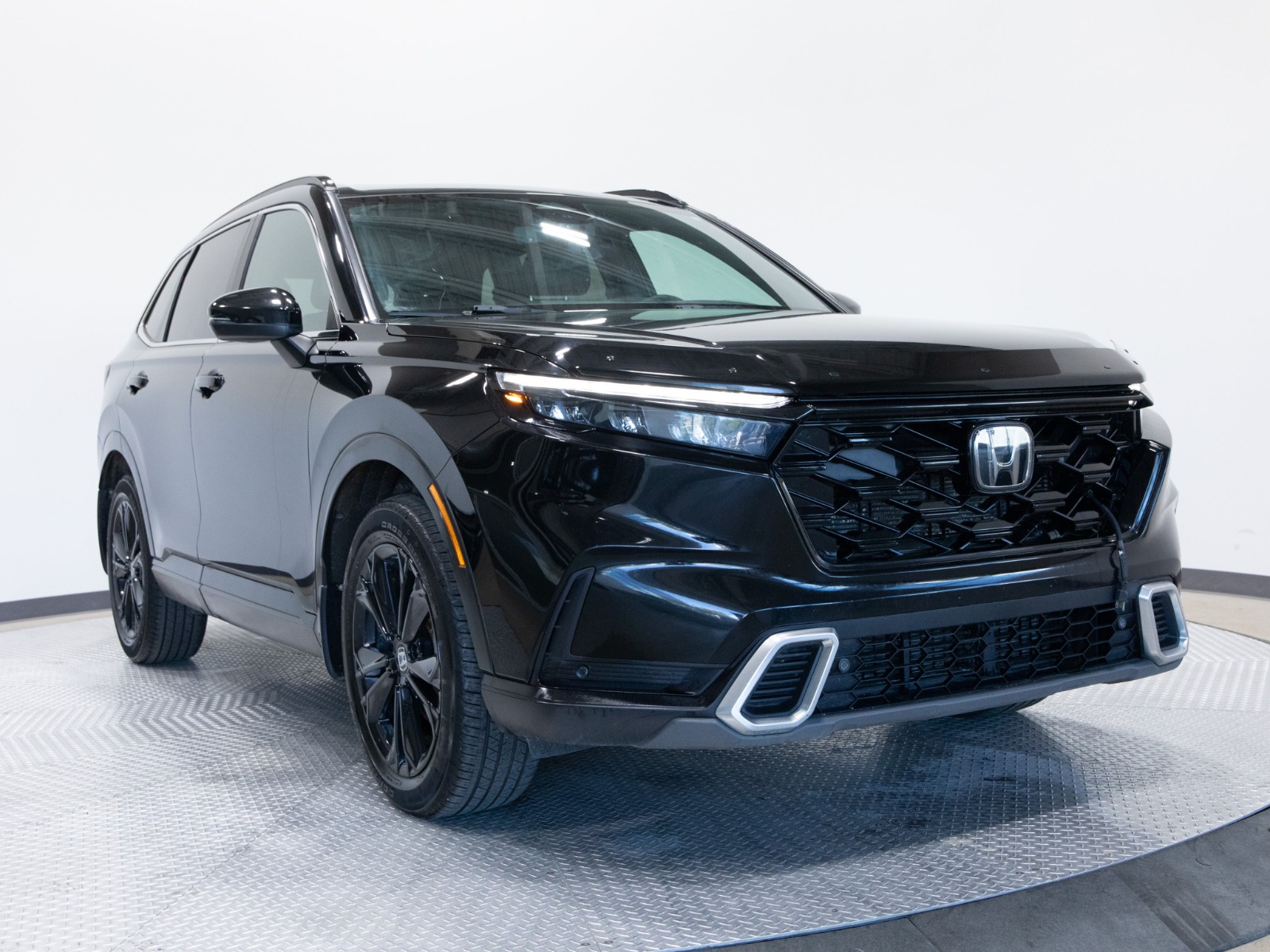 2023 Honda CR-V Hybrid Touring AWD — photo 7