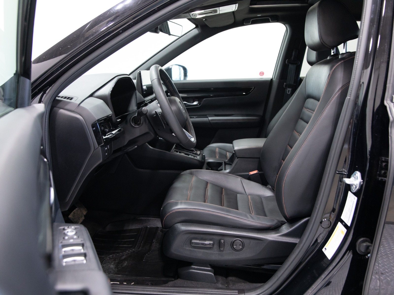 2023 Honda CR-V Hybrid Touring AWD — photo 15