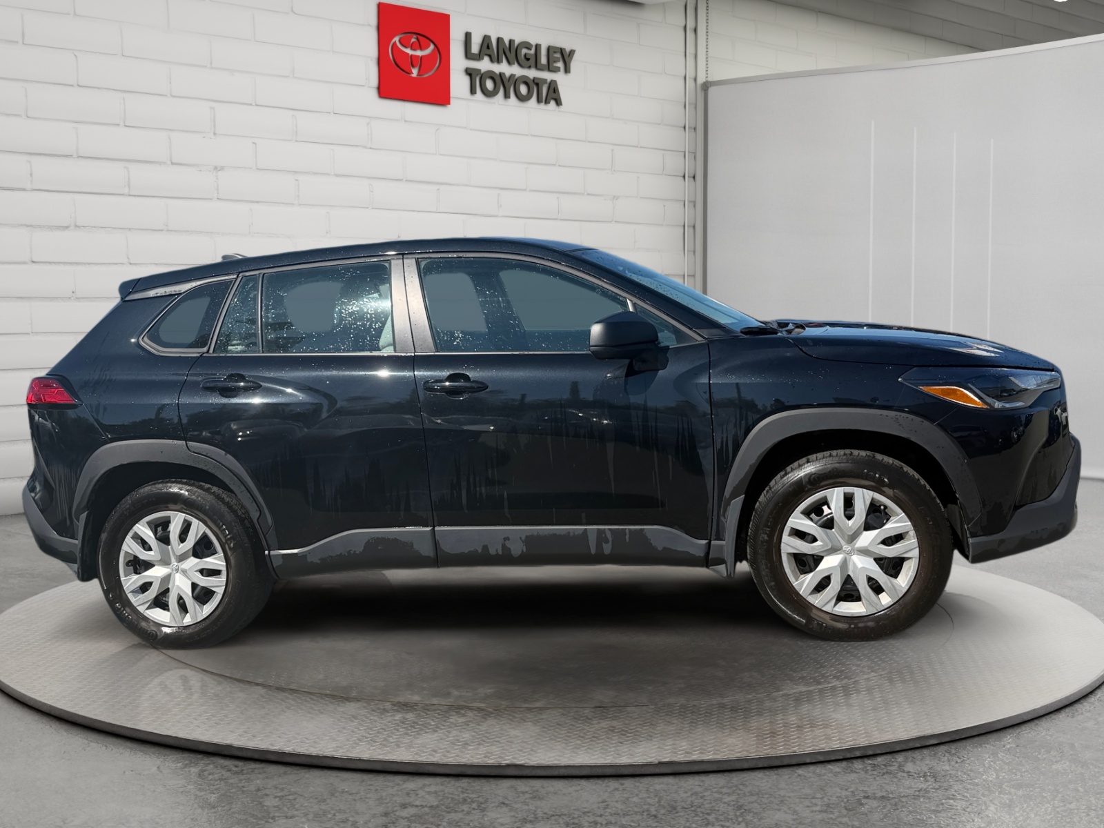 2023 Toyota Corolla Cross L AWD — photo 4