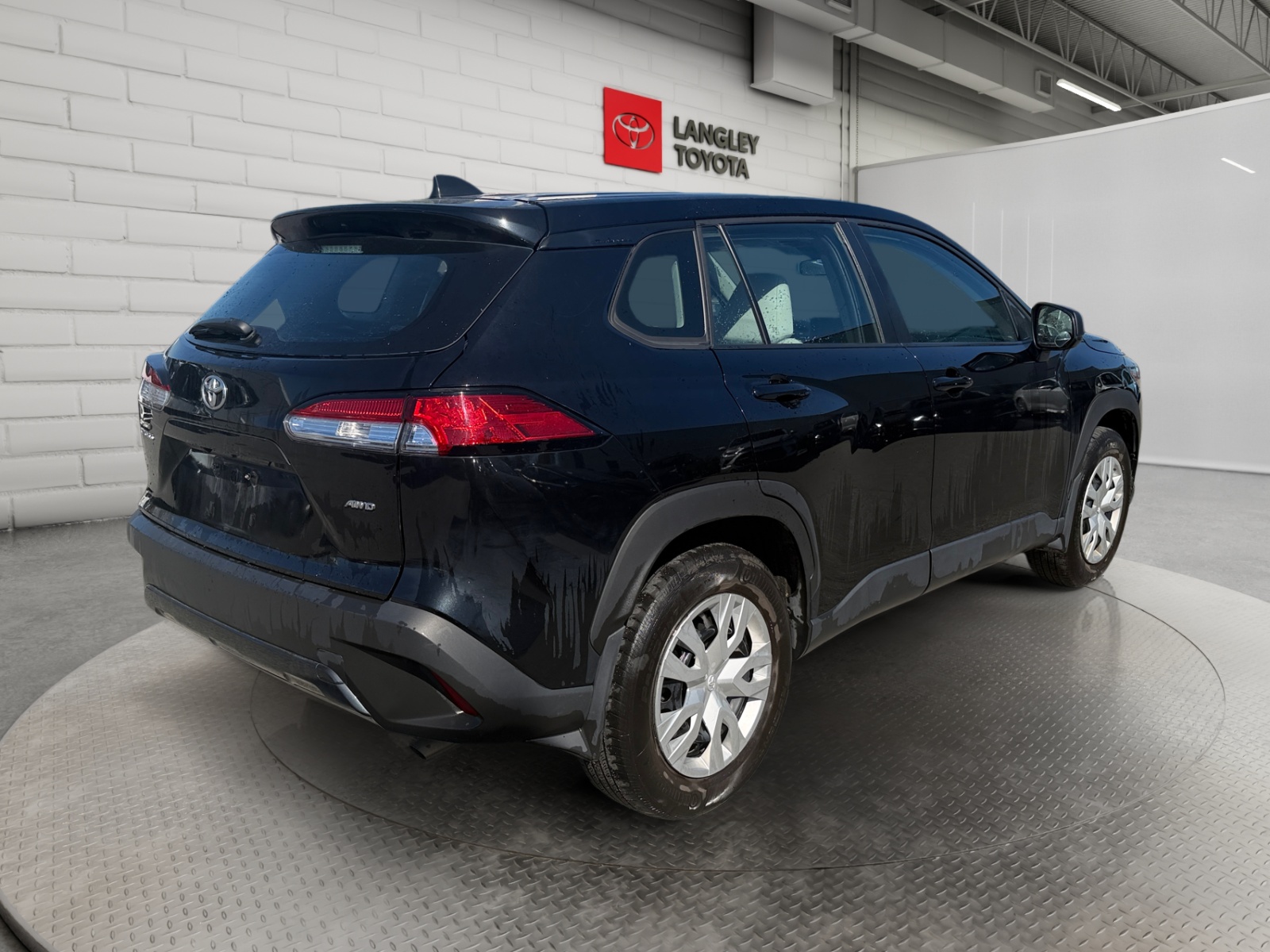 2023 Toyota Corolla Cross L AWD — photo 5