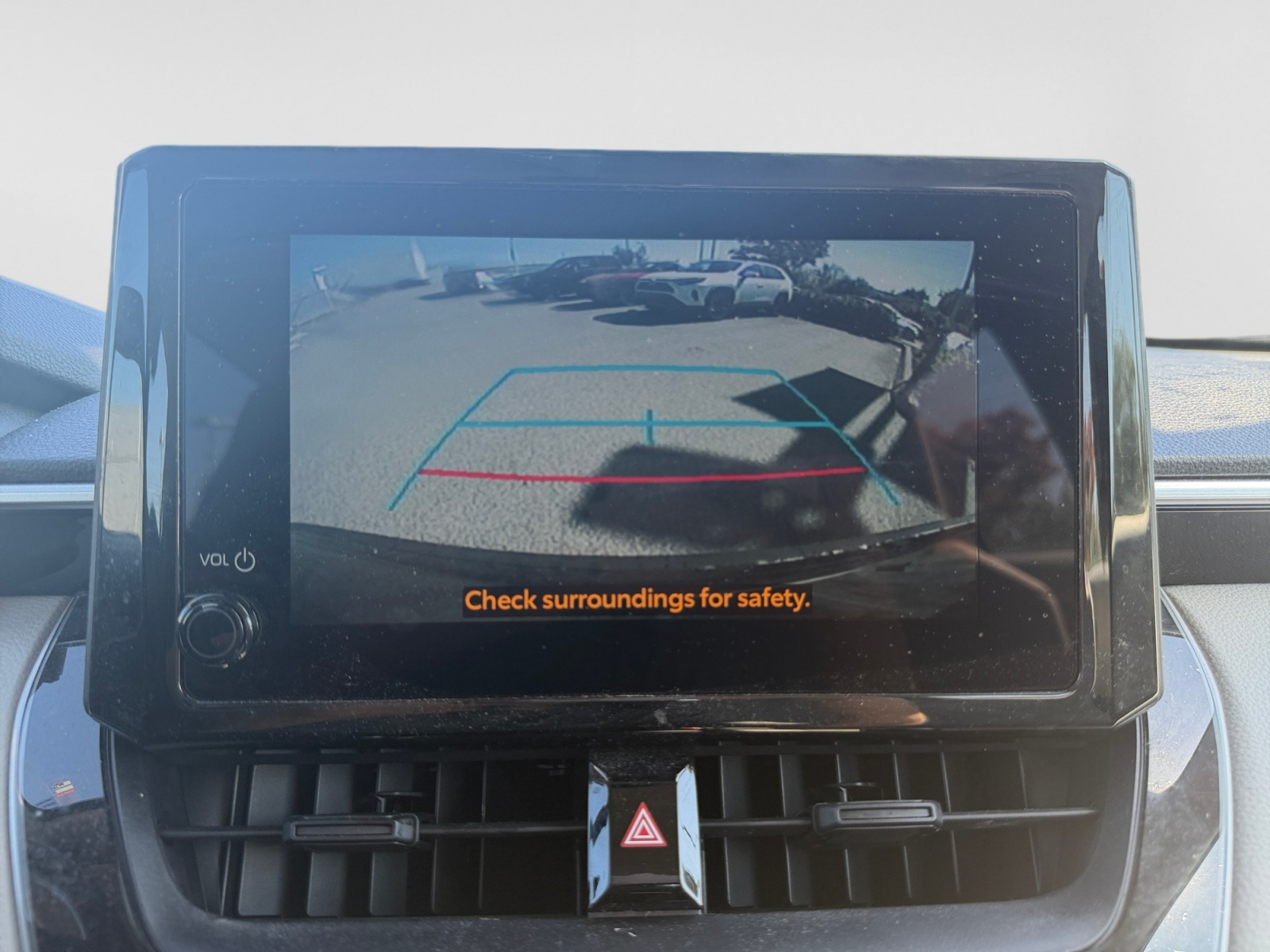2023 Toyota Corolla Cross L AWD — photo 13
