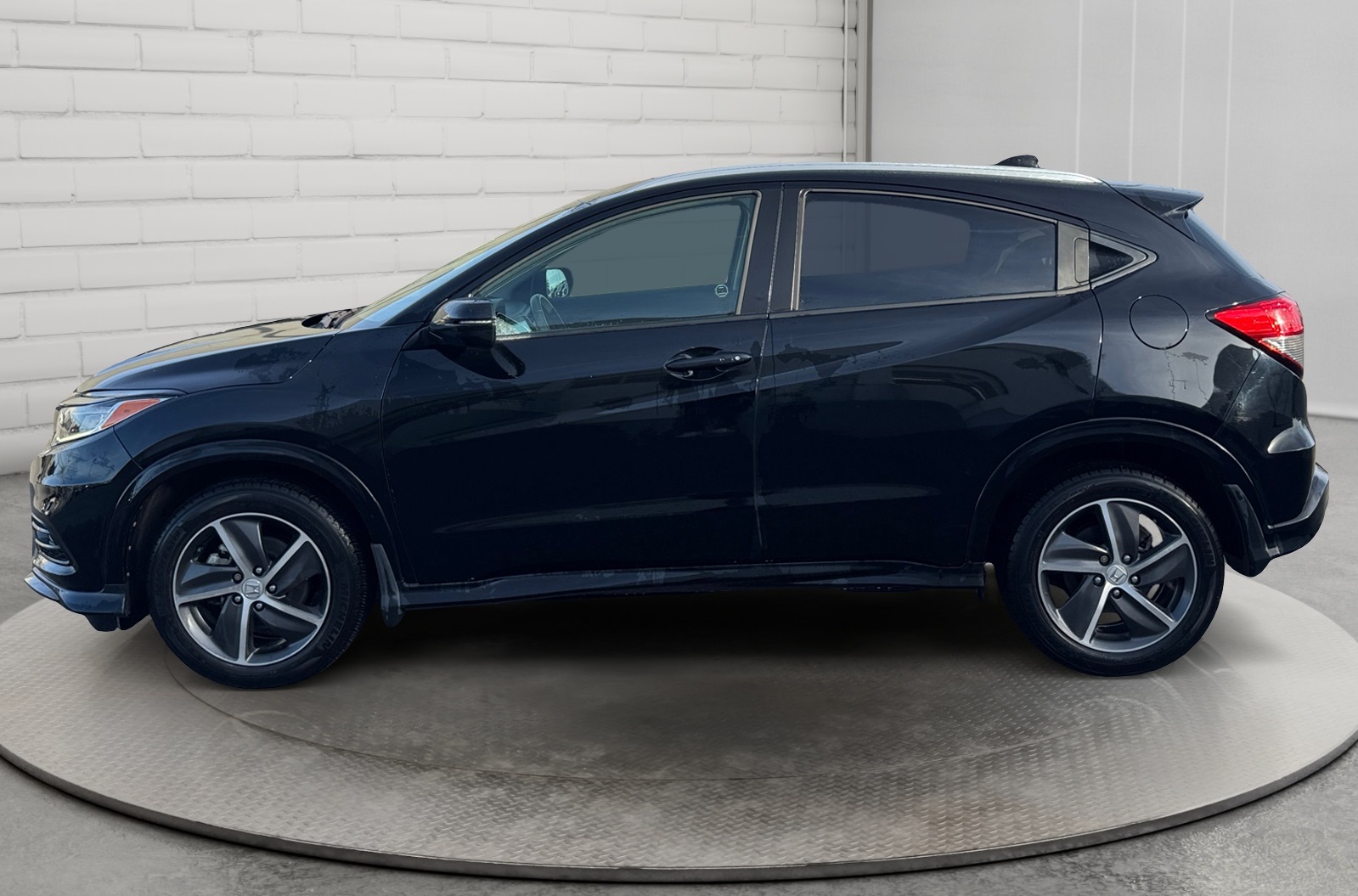 2022 Honda HR-V Sport Utility - image 002