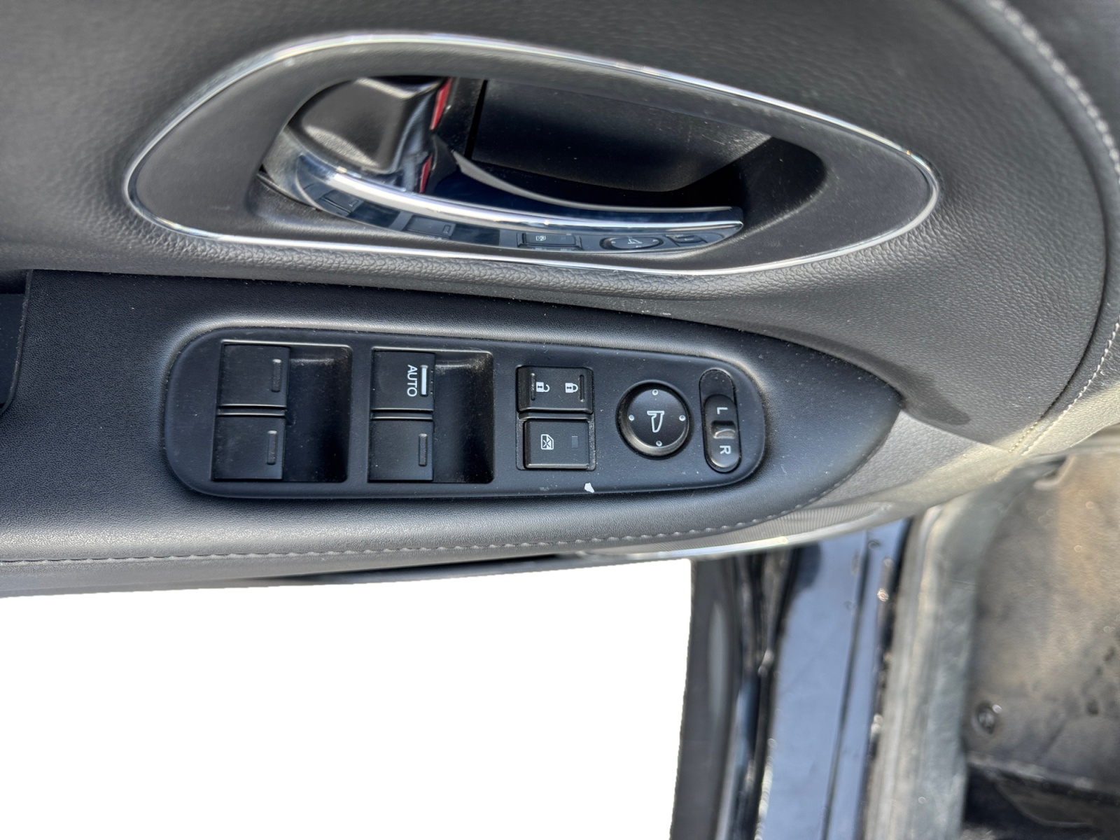 2022 Honda HR-V Sport Utility - image 032