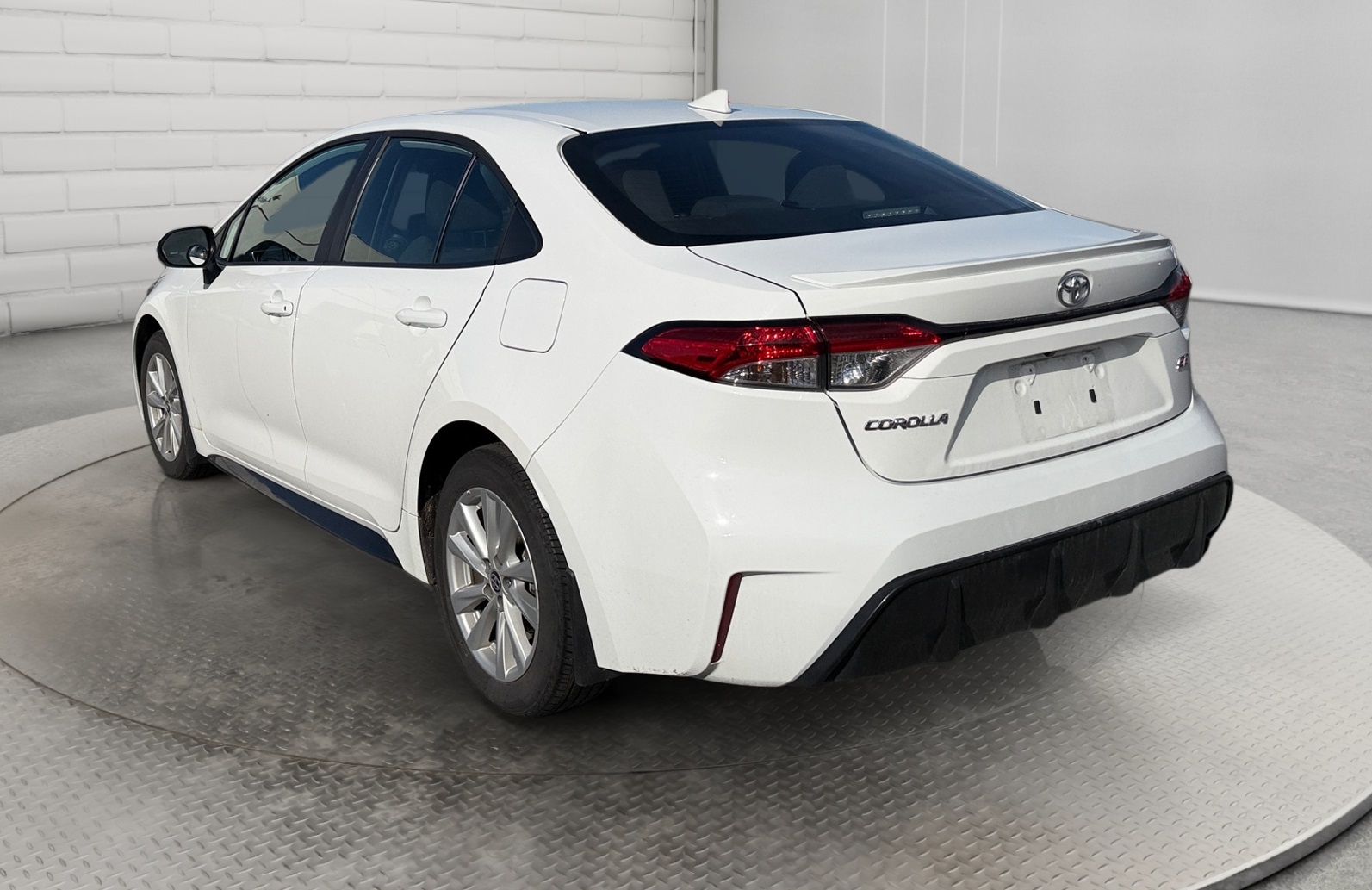 2024 Toyota Corolla Sedan - image 003
