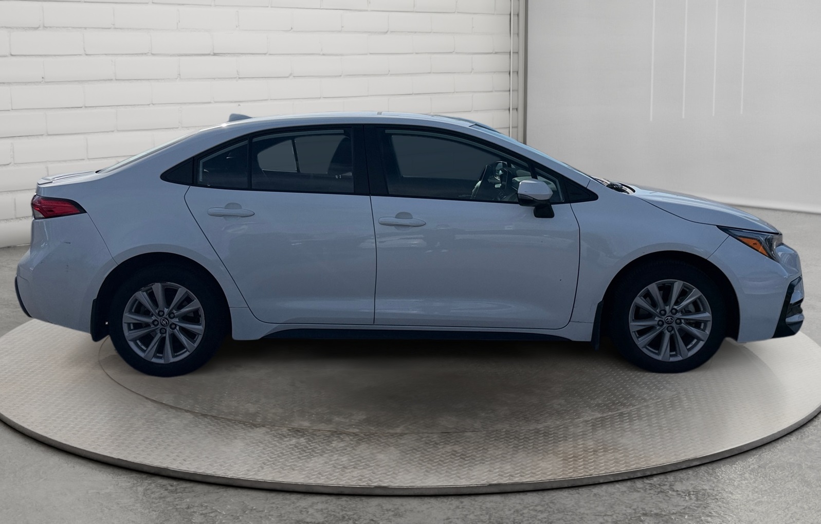 2024 Toyota Corolla Sedan - image 006