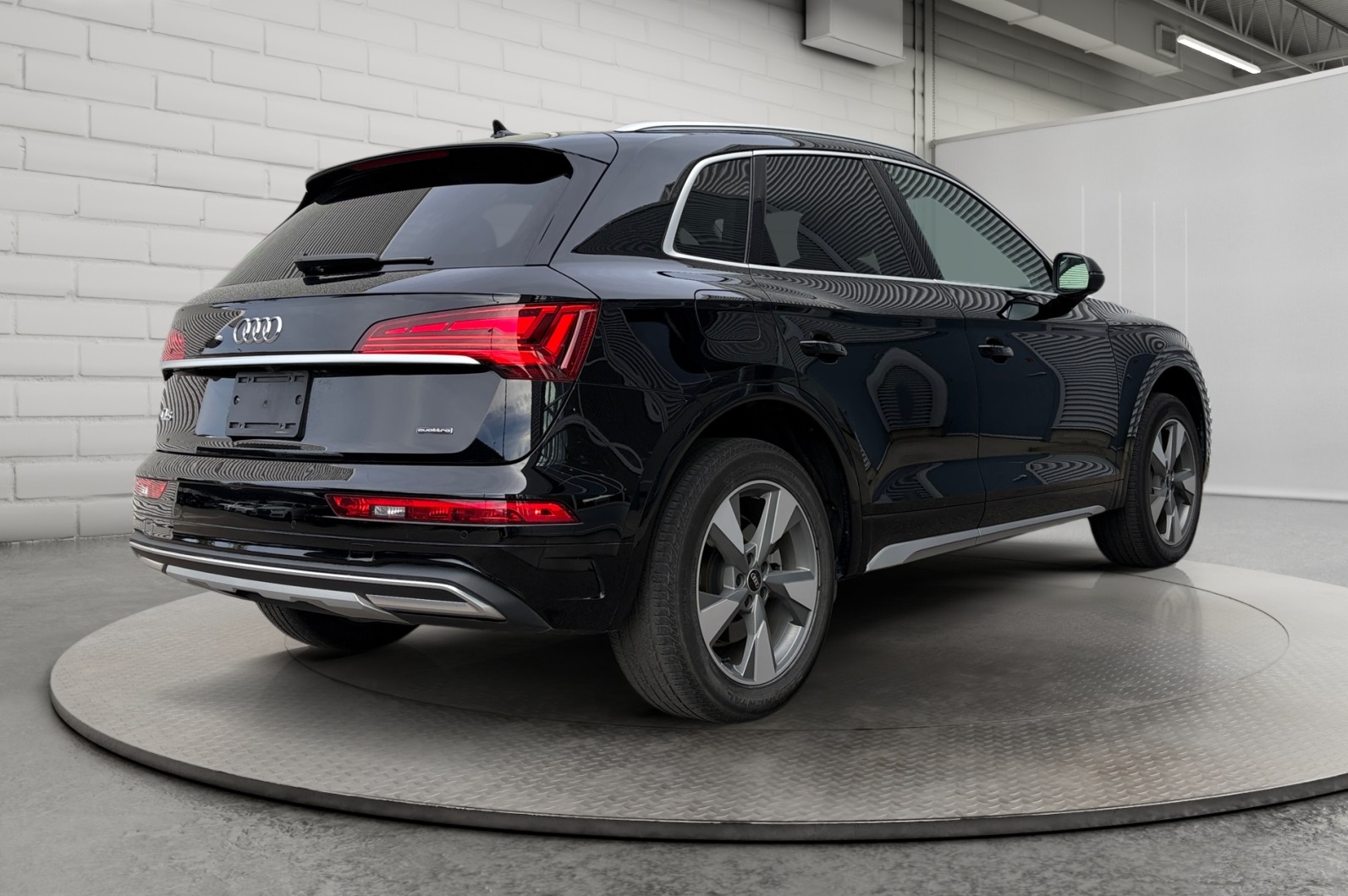 2024 Audi Q5 Sport Utility - image 005