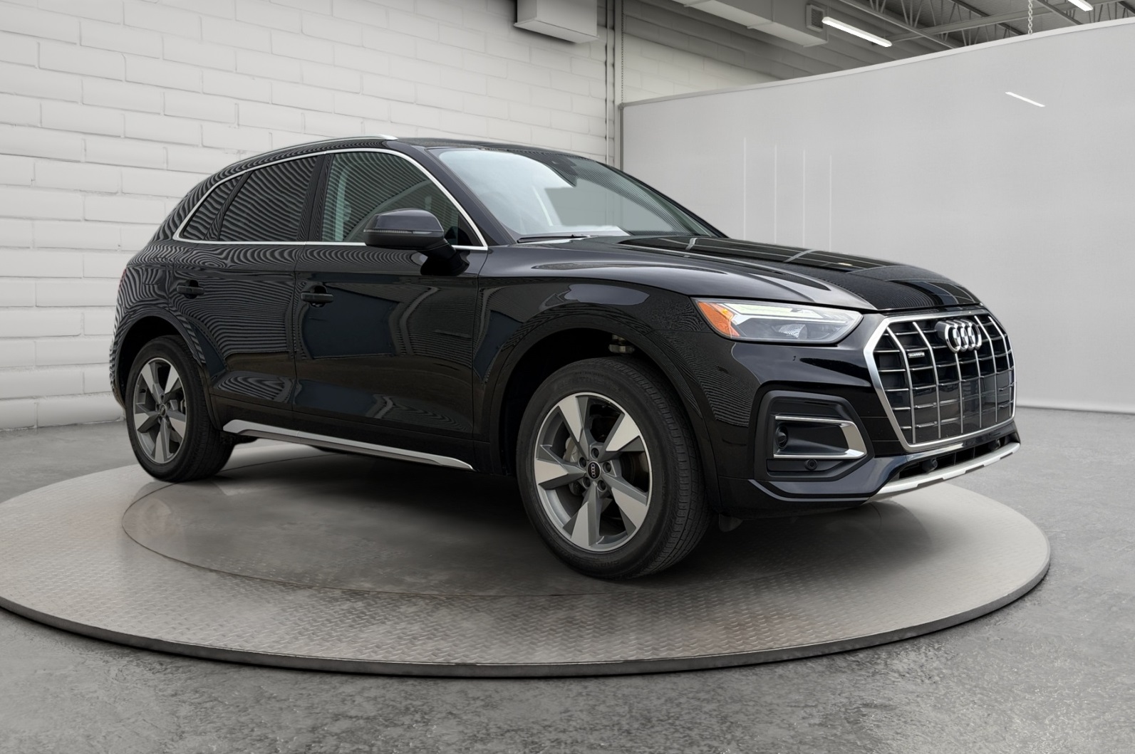 2024 Audi Q5 Sport Utility - image 007