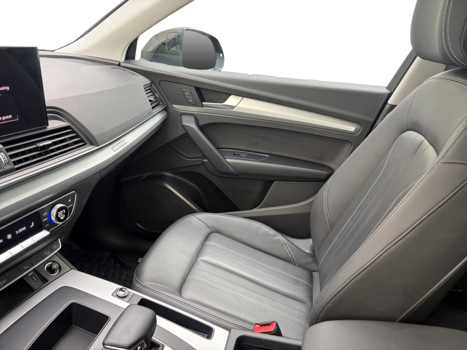 2024 Audi Q5 Sport Utility - image 039