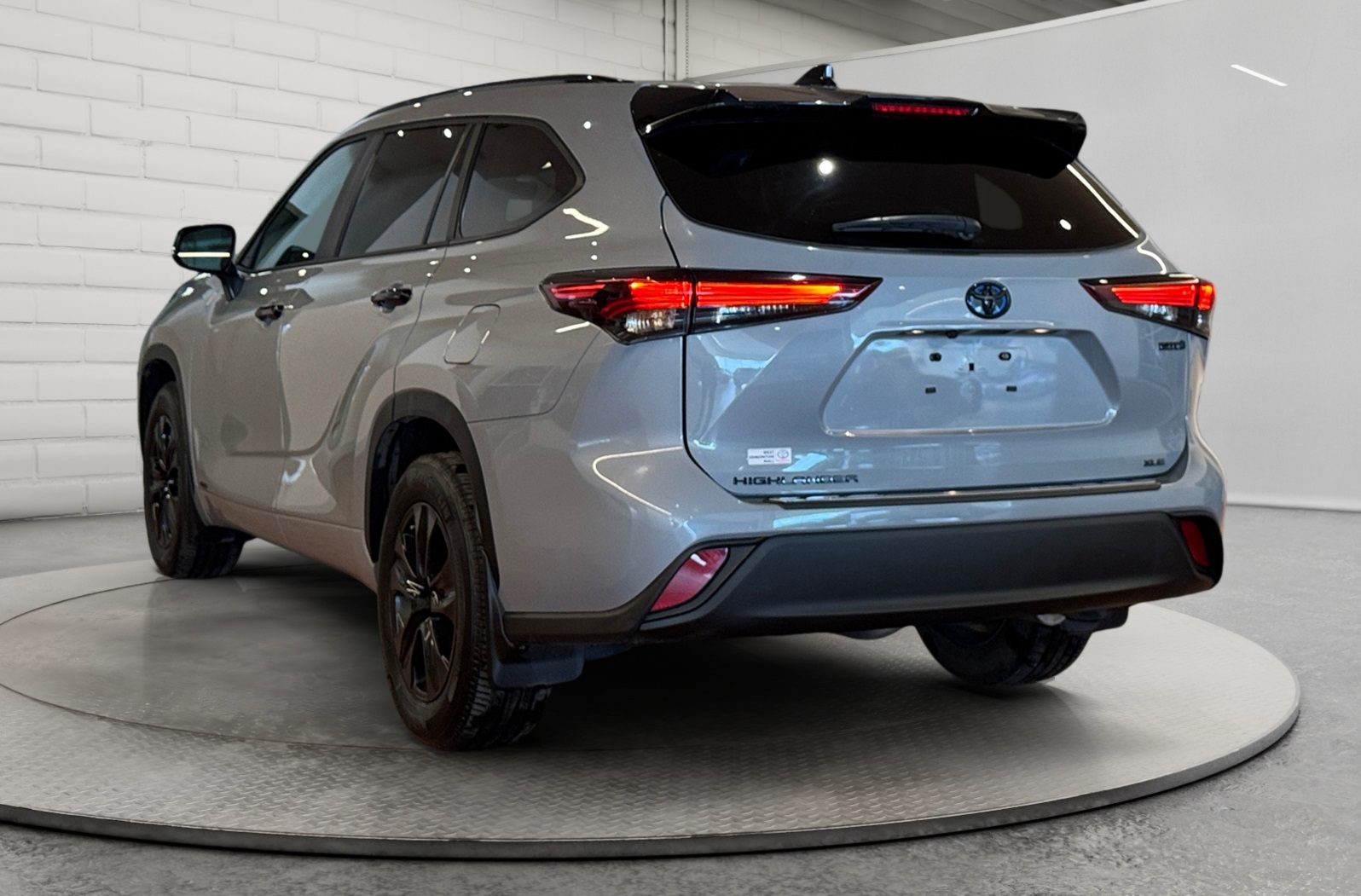 2024 Toyota Highlander Sport Utility - image 003