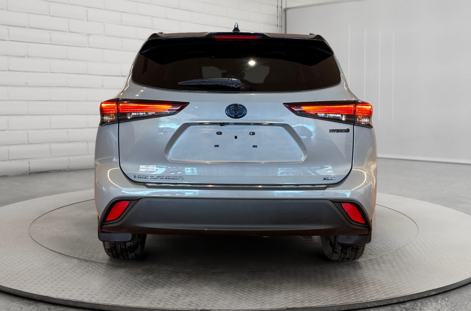 2024 Toyota Highlander Sport Utility - image 004