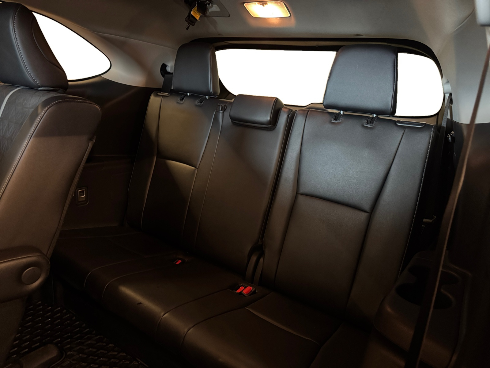 2024 Toyota Highlander Sport Utility - image 030