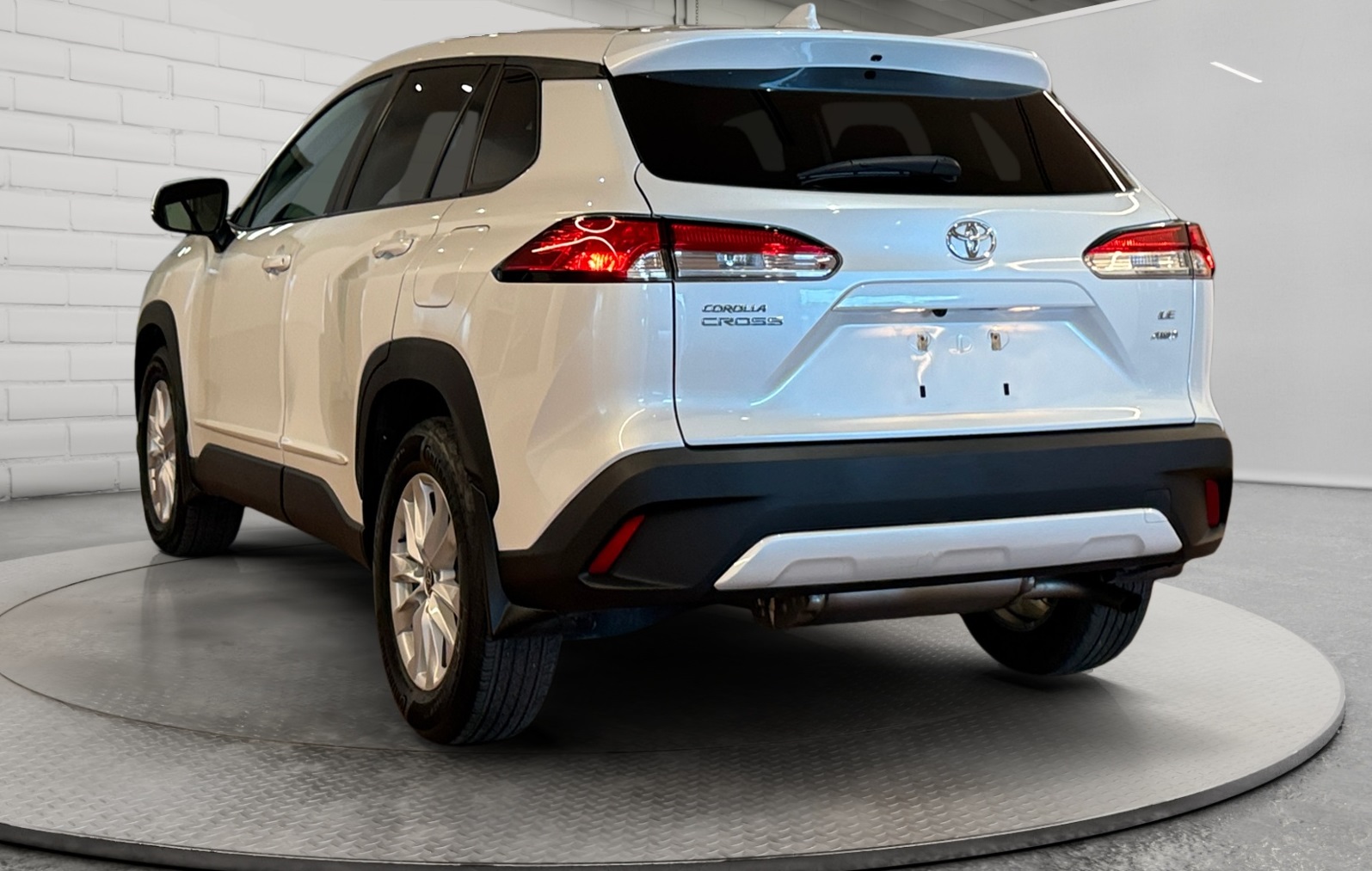2022 Toyota Corolla Cross Sport Utility - image 003