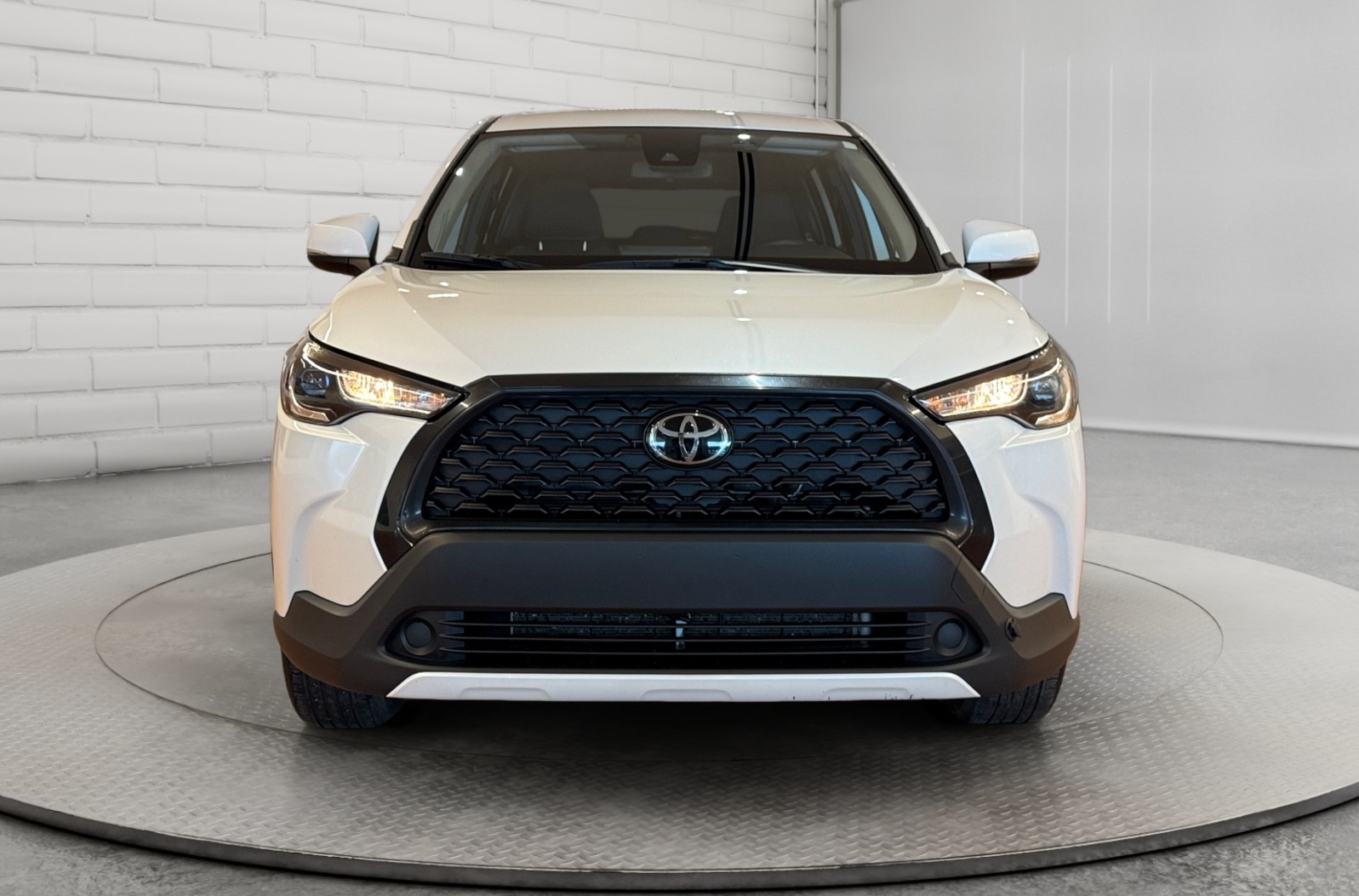 2022 Toyota Corolla Cross Sport Utility - image 008