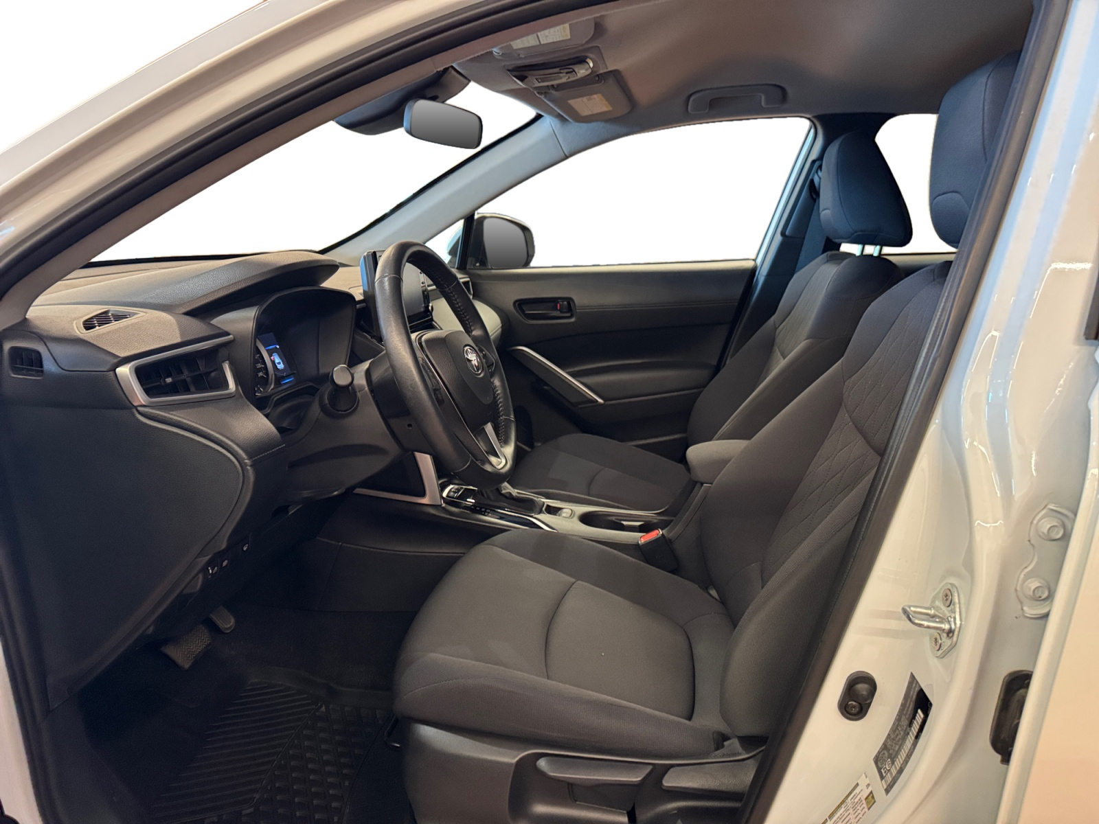 2022 Toyota Corolla Cross Sport Utility - image 009