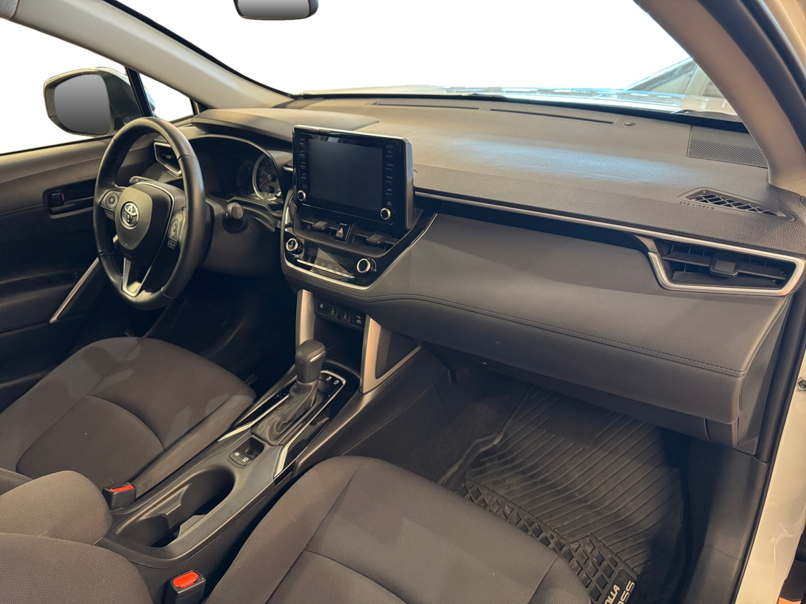 2022 Toyota Corolla Cross Sport Utility - image 013