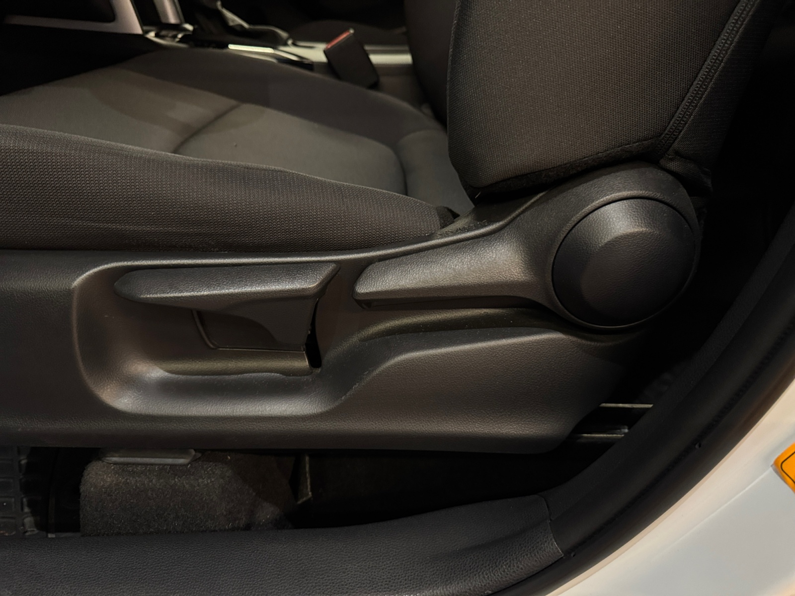 2022 Toyota Corolla Cross Sport Utility - image 030