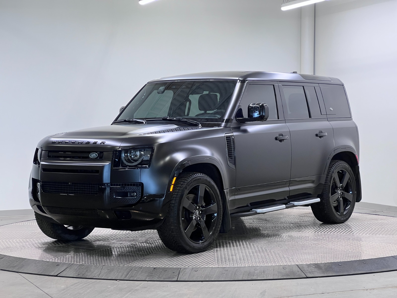 2023 Land Rover Defender 110 V8 AWD